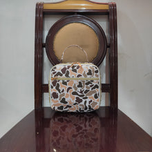 Load image into Gallery viewer, Green Deer Western Camo Print Zipper Lunch Bags
