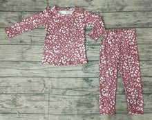 Load image into Gallery viewer, baby girls brown leopard fall pajamas sets
